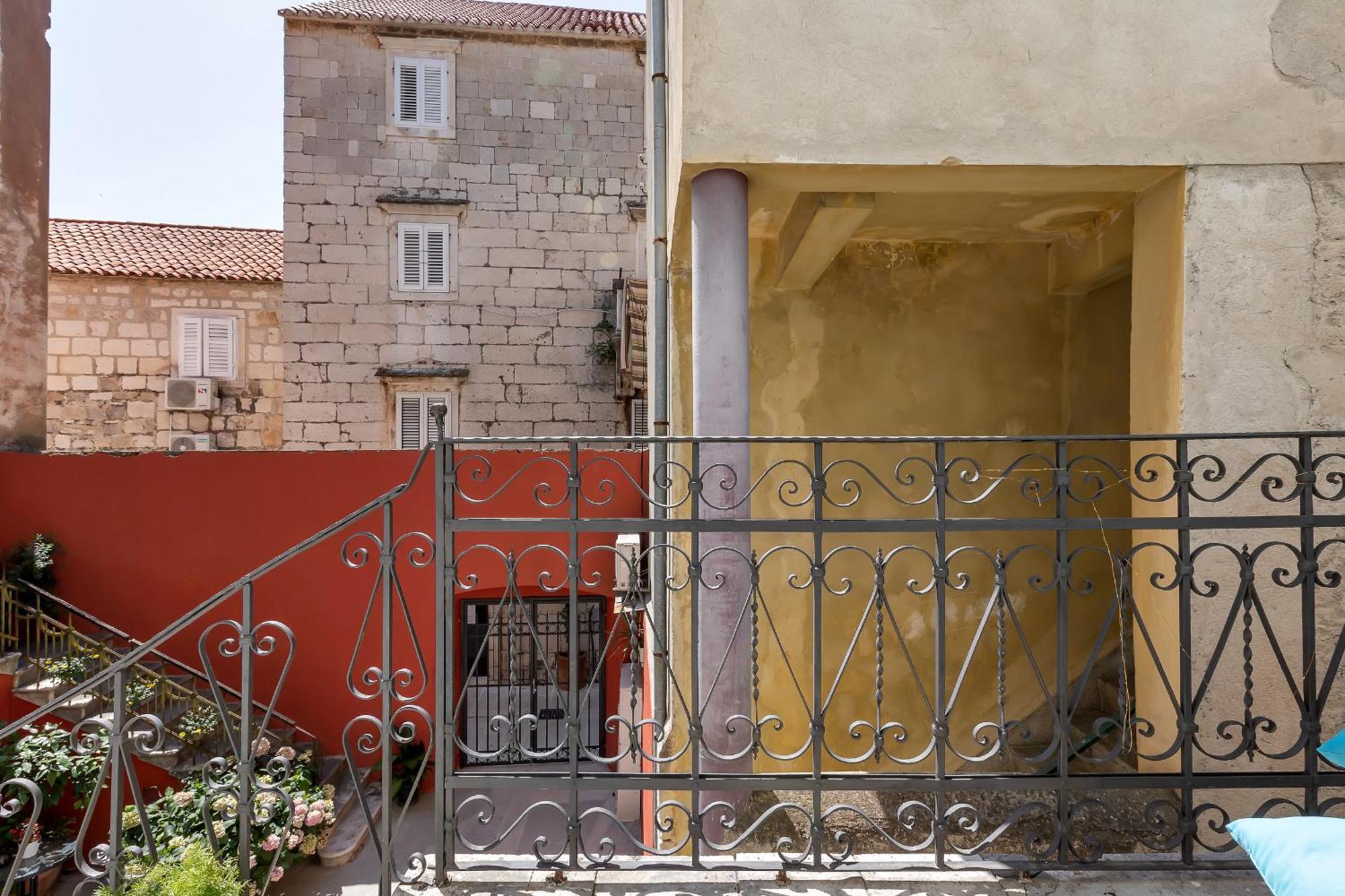 City Center Apartment Dvor Kalalarga Makarska Exterior foto