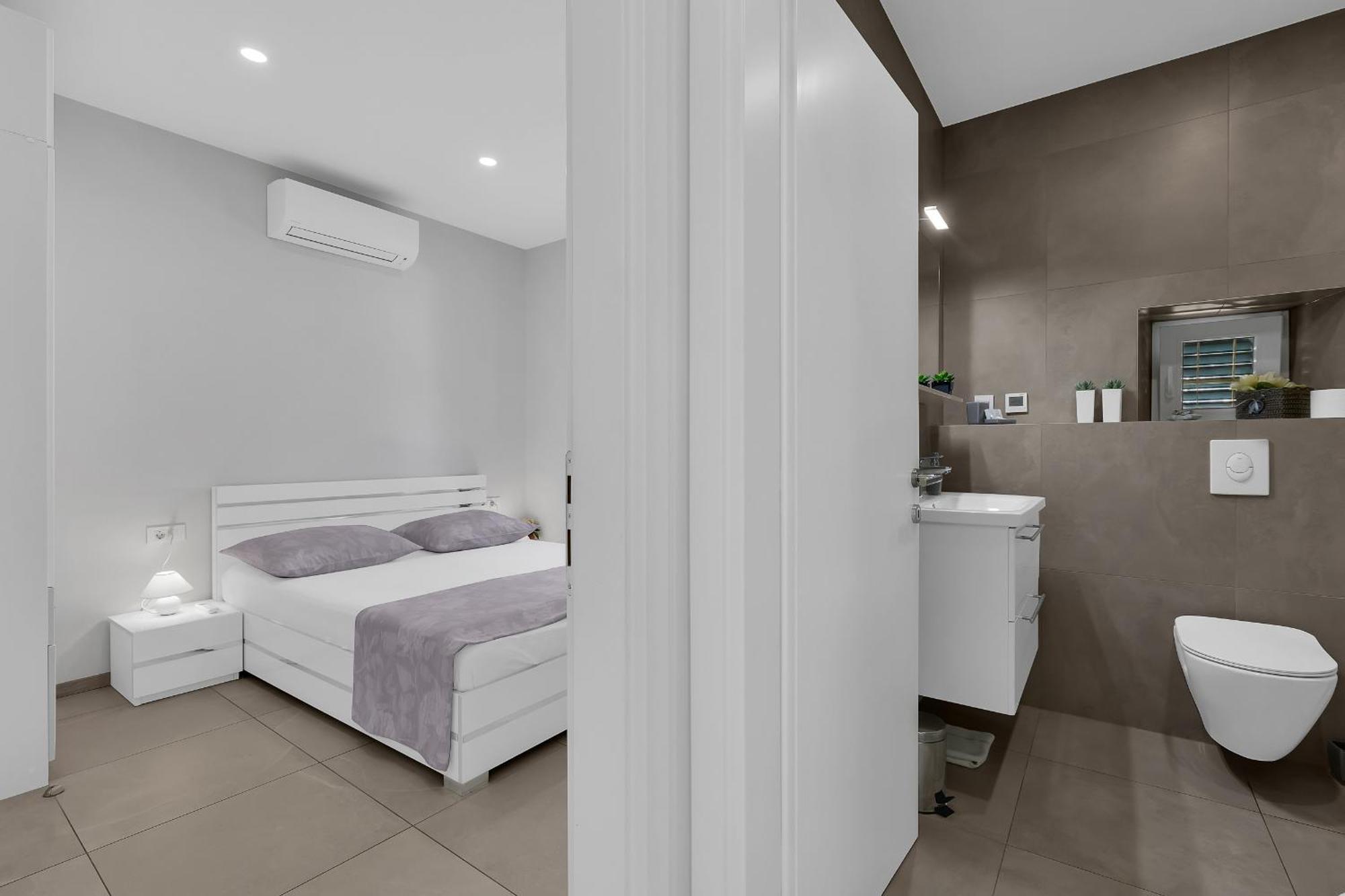 City Center Apartment Dvor Kalalarga Makarska Exterior foto